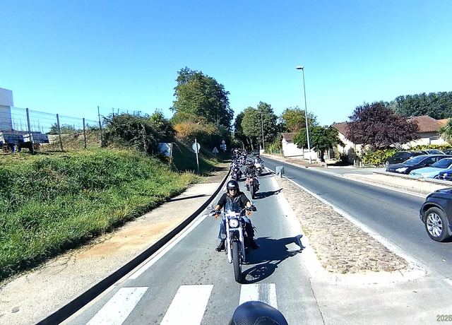 Sortie de village, cap sur Castelnaud-la-Chapelle.